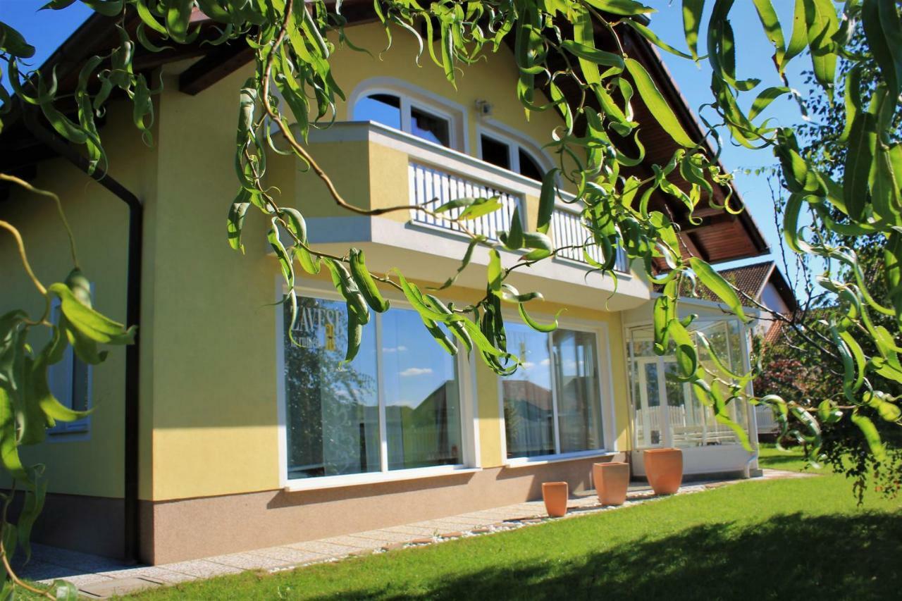 Yellow Dreamhouse Postojna Exteriér fotografie